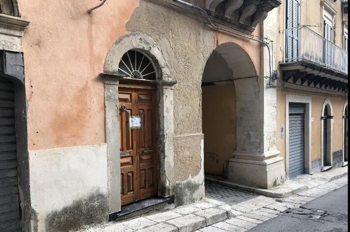 Ragusa, Il Giallo Della Donna Morta In Casa, Marito Di Nuovo In ...