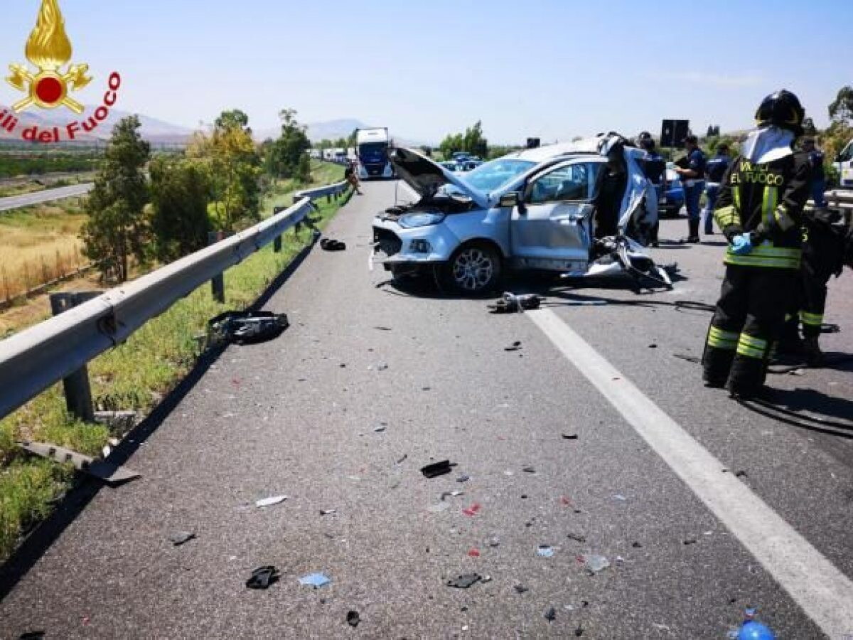 Caltanissetta, Scontro Auto-camion Muore Una Donna Sull'A19 - La Sicilia