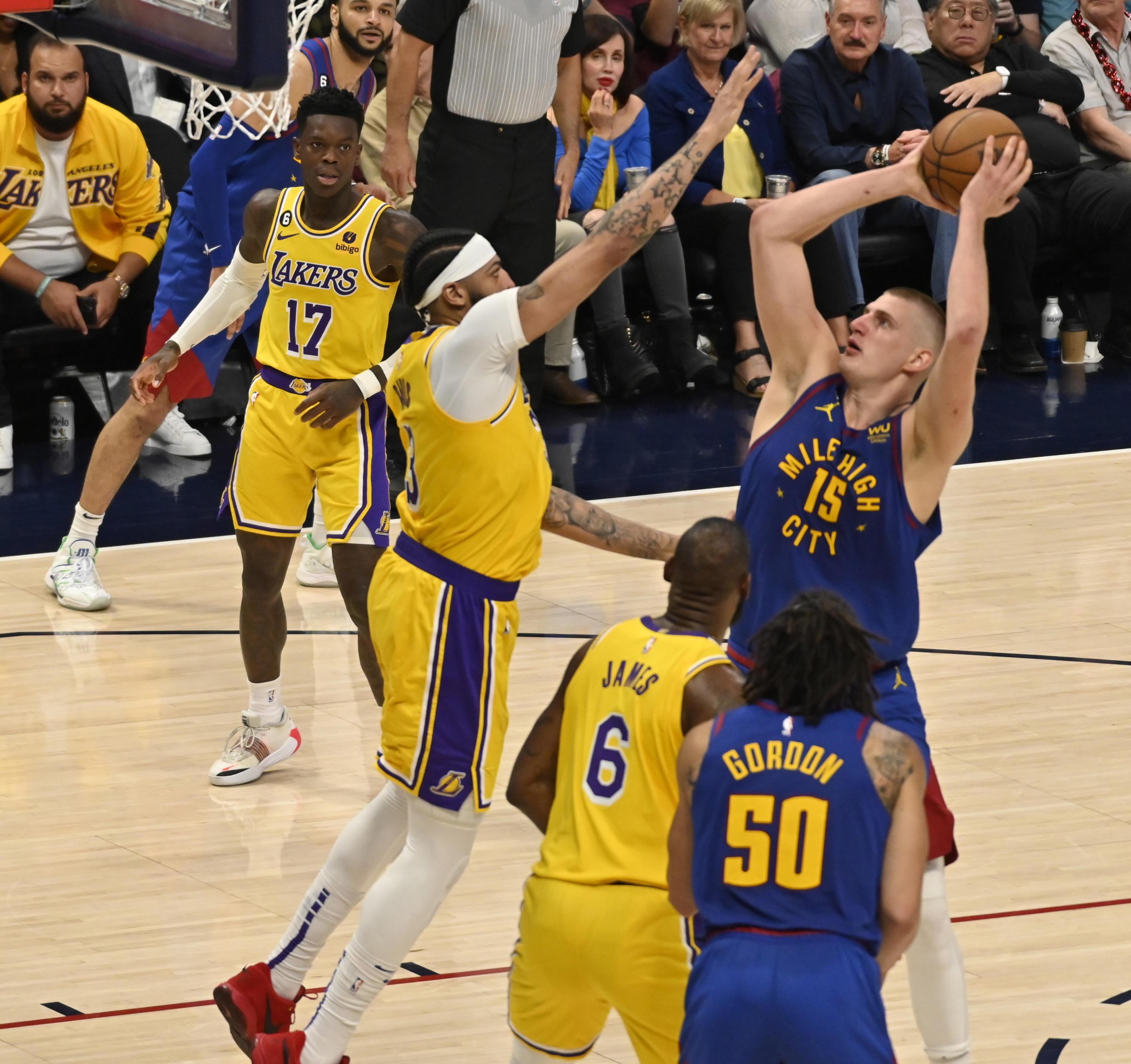 Denver nuggets los angeles lakers. Лос-Анджелес Лейкерс. Йокич Денвер. Денвер Наггетс. Nikola Jokic.