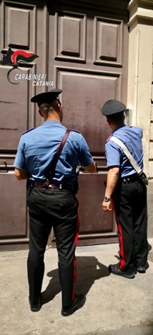 Blitz Dei Carabinieri Di Catania In 180 B&b Di Città E Provincia ...